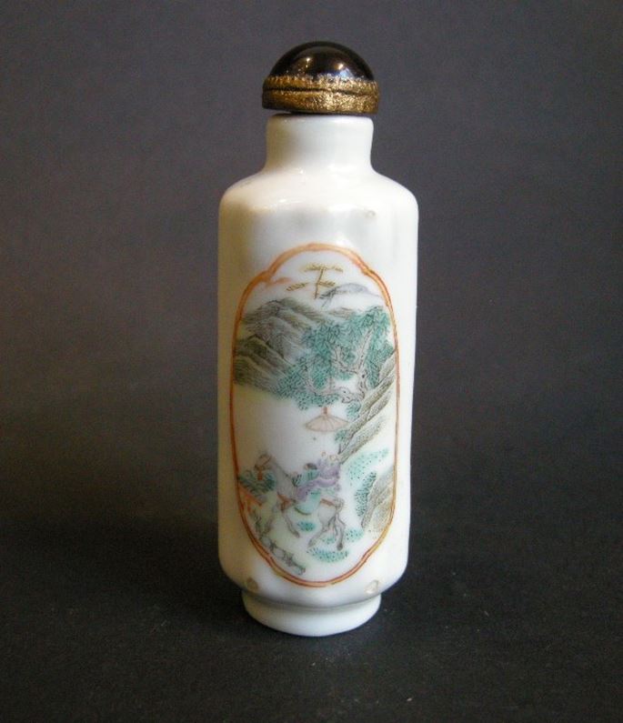 Porcelain snuff bottle with two panels decorated with figures in a landscapes | MasterArt